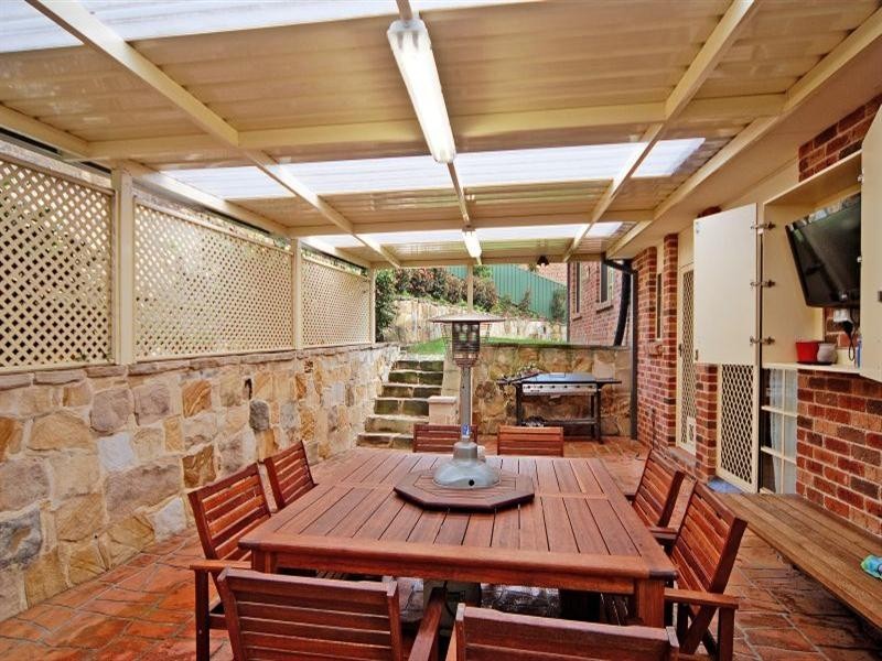 35 Valley Drive, Figtree NSW 2525