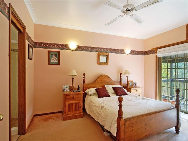 35 Valley Drive, Figtree NSW 2525