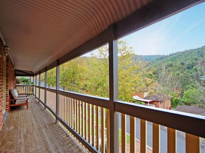 35 Valley Drive, Figtree NSW 2525