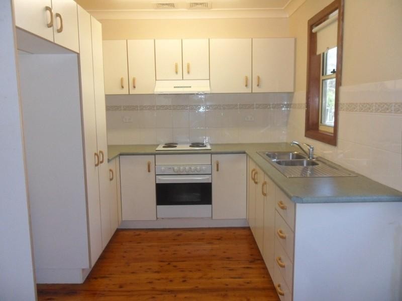 11 Madigan Boulevard, Mount Warrigal NSW 2528