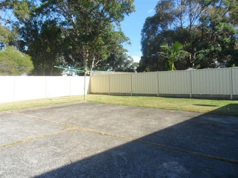 11 Madigan Boulevard, Mount Warrigal NSW 2528