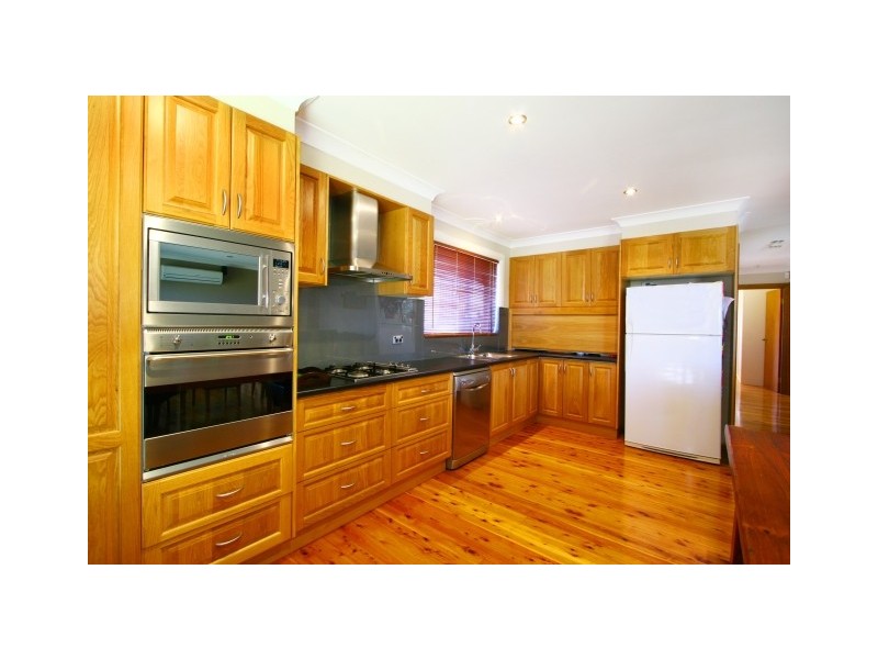 17 Lawrence Avenue, Mount Warrigal NSW 2528