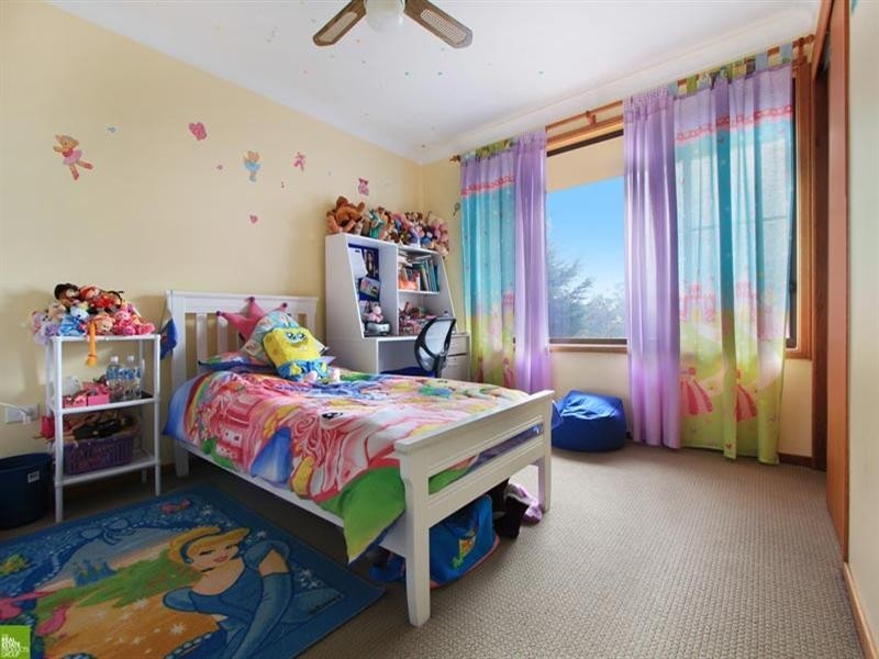 89 Iola Avenue, Farmborough Heights NSW 2526