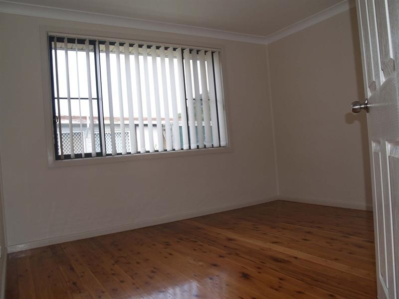 16 Thomas Street, Lake Illawarra NSW 2528