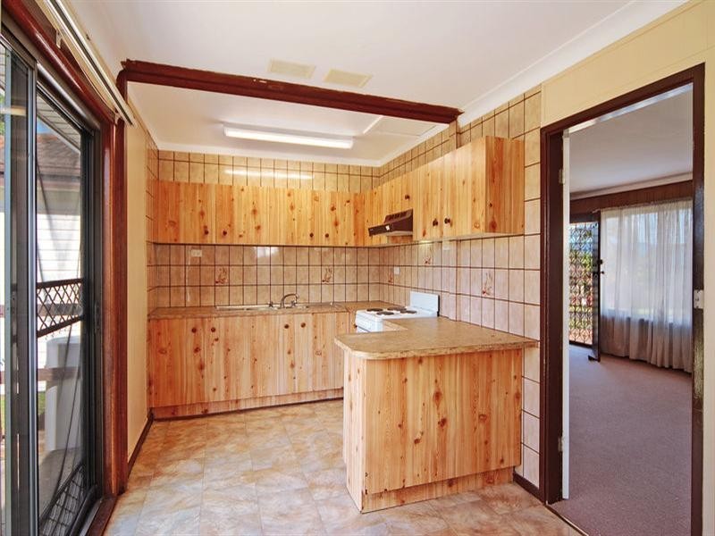 27 Booth Street, Warilla NSW 2528