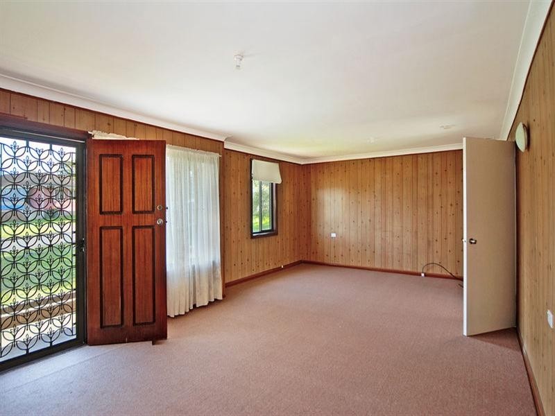 27 Booth Street, Warilla NSW 2528