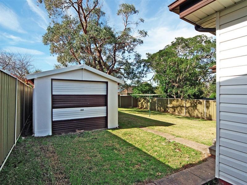 27 Booth Street, Warilla NSW 2528