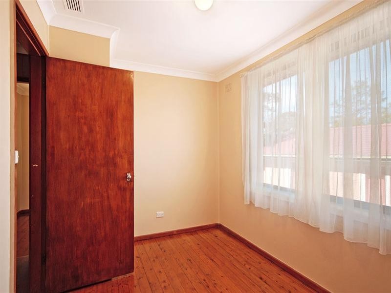 27 Booth Street, Warilla NSW 2528