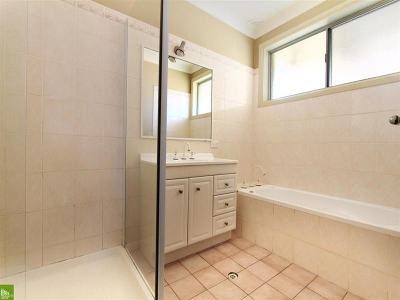 4 Gumnut Street, Albion Park Rail NSW 2527