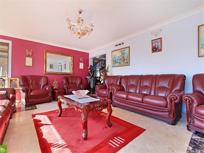 220 Princes Highway, Albion Park Rail NSW 2527