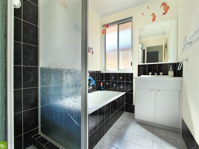 12 Derwent Place, Albion Park NSW 2527