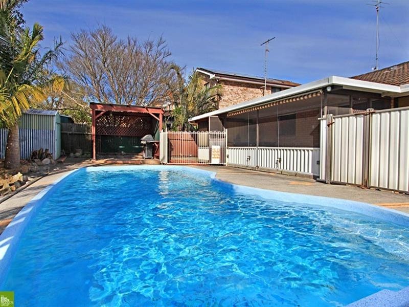 13 Goolagong Circuit, Mount Warrigal NSW 2528