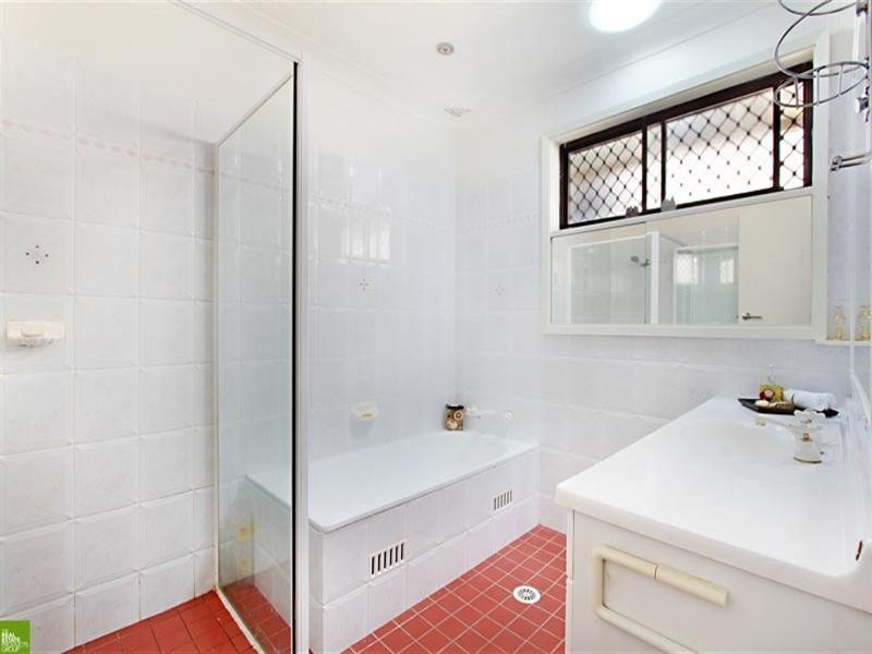 13 Goolagong Circuit, Mount Warrigal NSW 2528