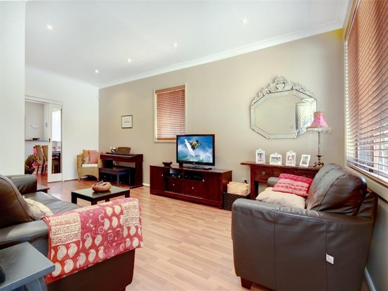 182 Lakeview Parade, Primbee NSW 2502