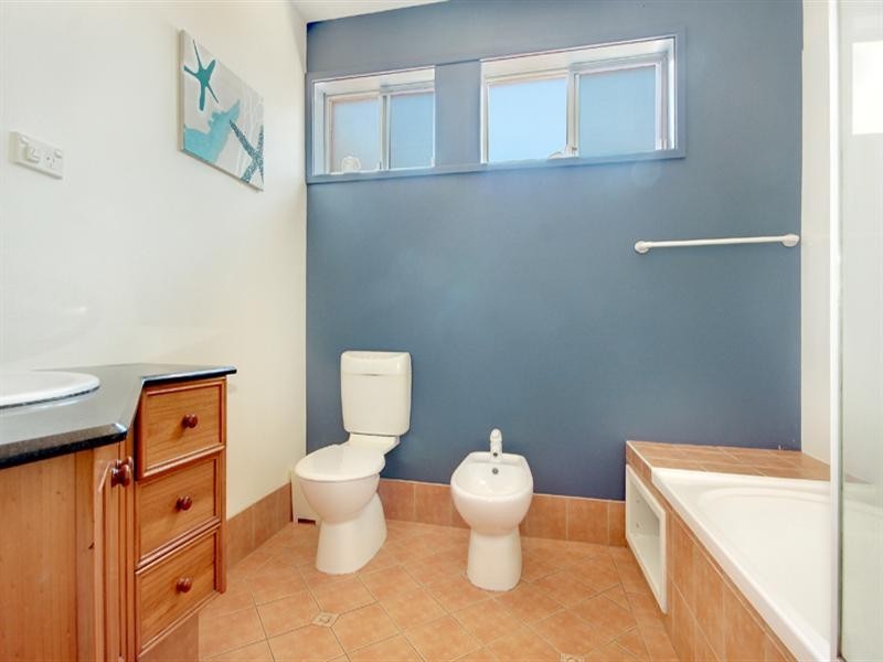 182 Lakeview Parade, Primbee NSW 2502