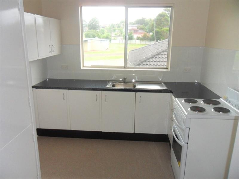 4/4 Gipps Crescent, Barrack Heights NSW 2528