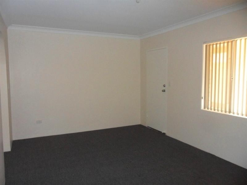 4/4 Gipps Crescent, Barrack Heights NSW 2528