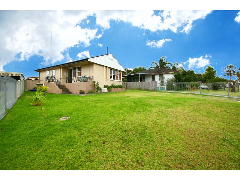 48 Leawarra Avenue, Barrack Heights NSW 2528