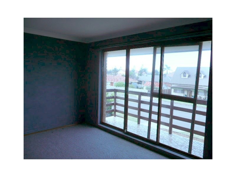 37 Pur Pur Avenue, Lake Illawarra NSW 2528