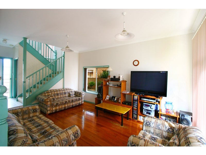 1/18 Conway Crescent, Blackbutt NSW 2529