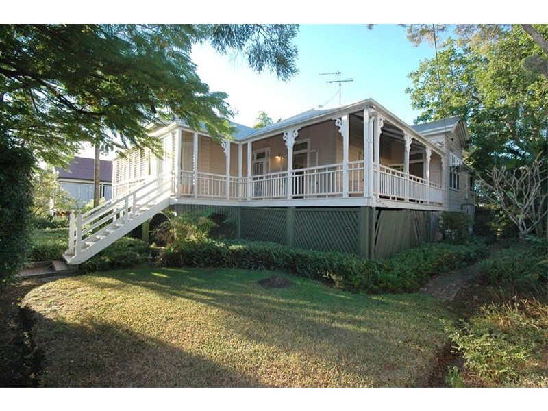 10 Hazlewood Street, New Farm QLD 4005