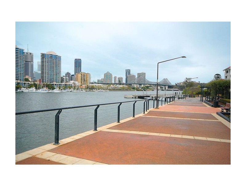 10 Hazlewood Street, New Farm QLD 4005