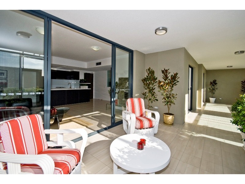 3/7 Helen Street, Newstead QLD 4006