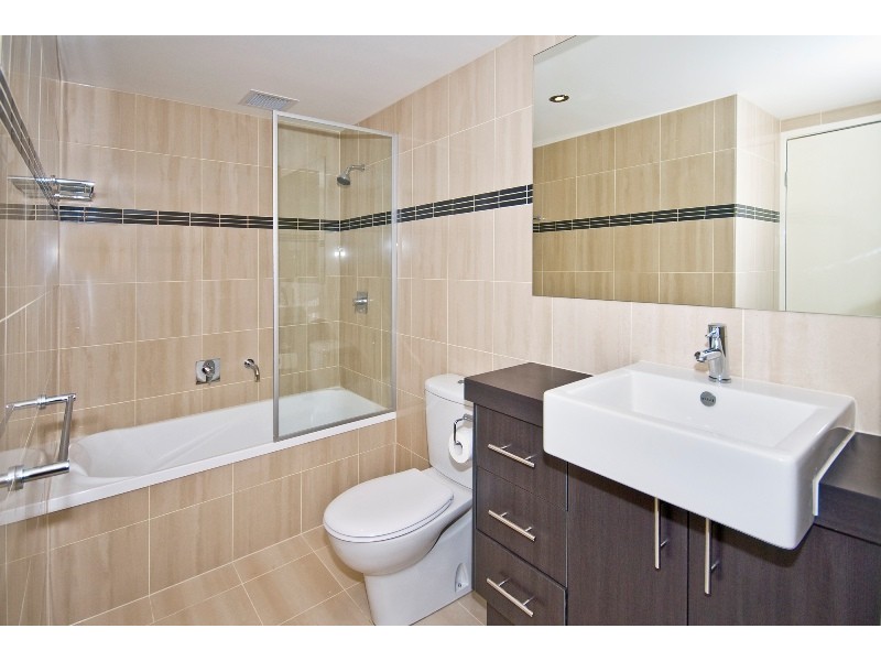 3/7 Helen Street, Newstead QLD 4006