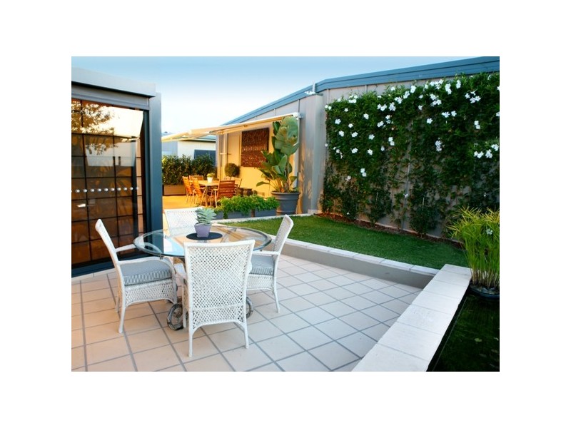 21/110 Commercial Road, Newstead QLD 4006