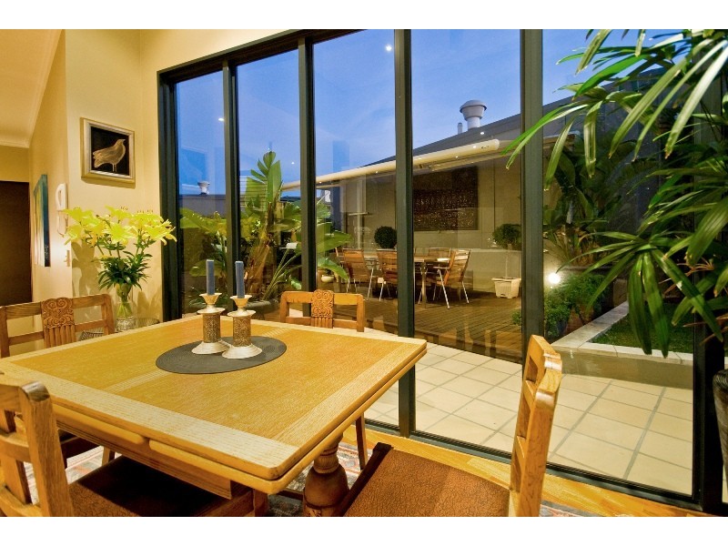 21/110 Commercial Road, Newstead QLD 4006