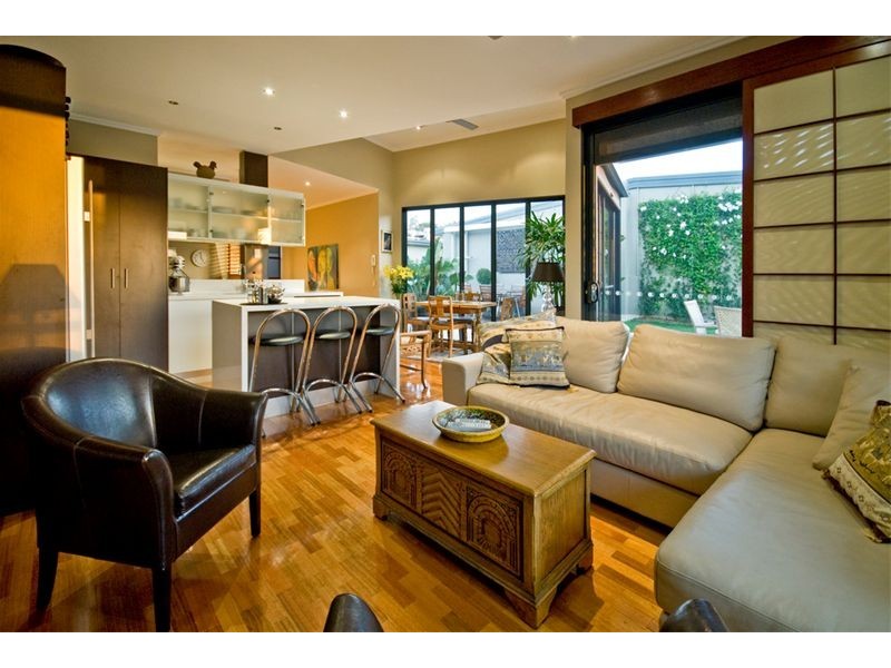 21/110 Commercial Road, Newstead QLD 4006