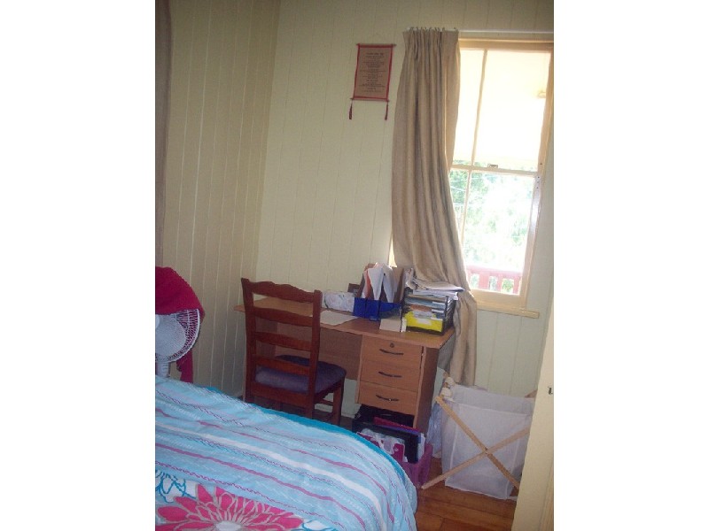 15 Water Street, Red Hill QLD 4059