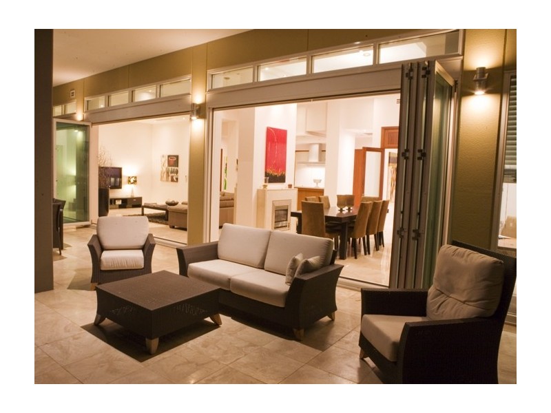 39 Castlebar Street, Kangaroo Point QLD 4169