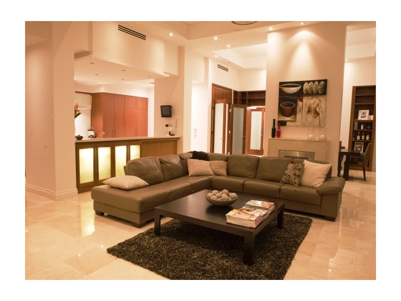 39 Castlebar Street, Kangaroo Point QLD 4169