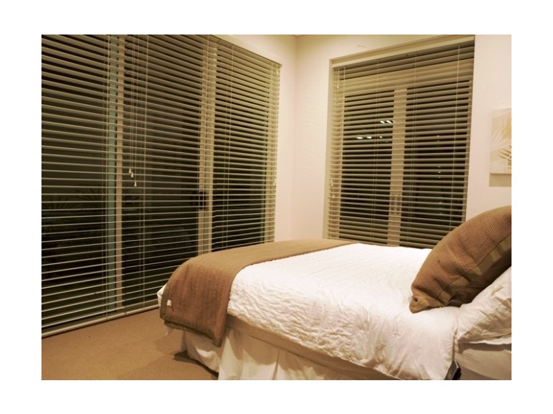 39 Castlebar Street, Kangaroo Point QLD 4169