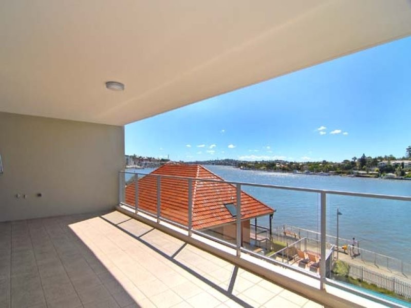 3321/30 Hollins Crescent, New Farm QLD 4005