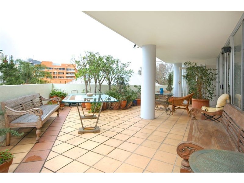 2/69 Leichhardt Street, Spring Hill QLD 4000