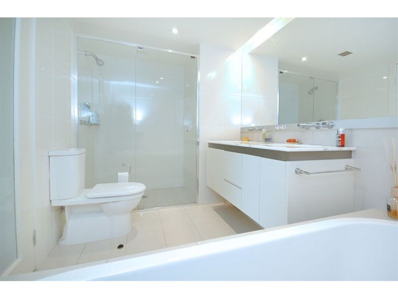 30 Hollins Crescent, New Farm QLD 4005