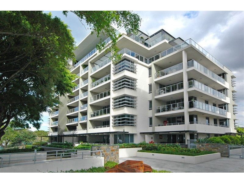 30 Hollins Crescent, New Farm QLD 4005