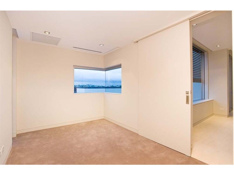 30 One Macquarie Street, Newstead QLD 4006