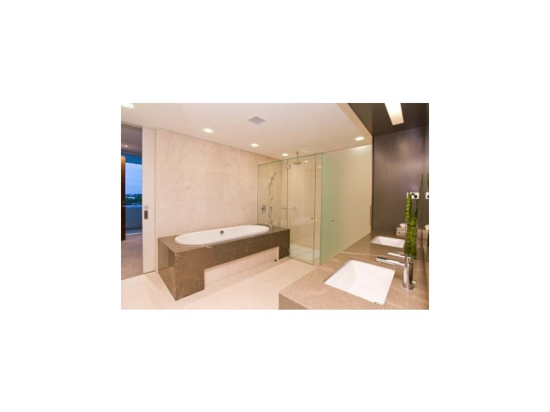 30 One Macquarie Street, Newstead QLD 4006