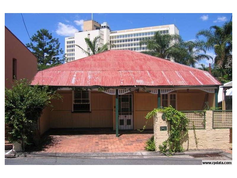 4A Reading Street, Spring Hill QLD 4000