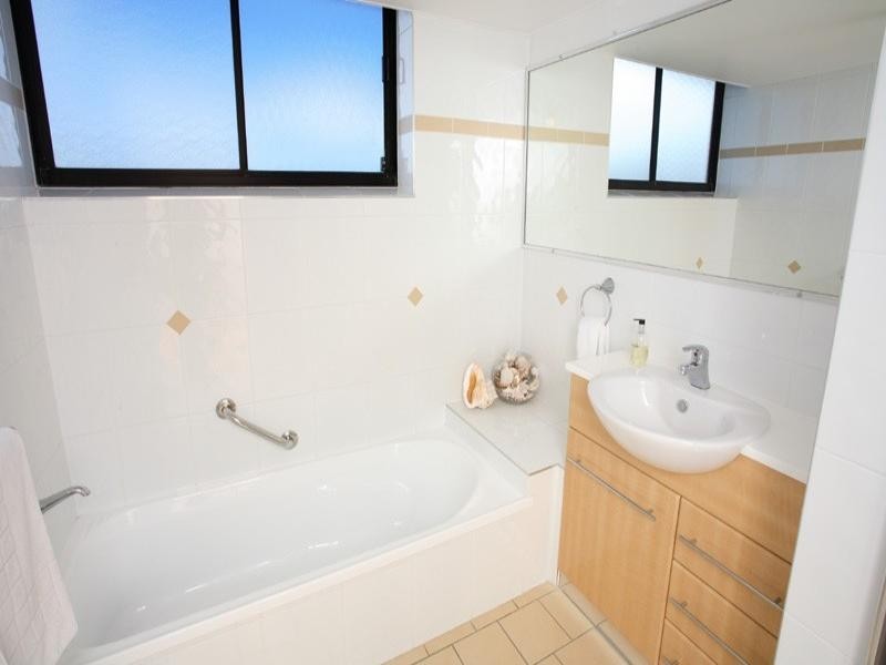 801/148 Oxlade Drive, New Farm QLD 4005