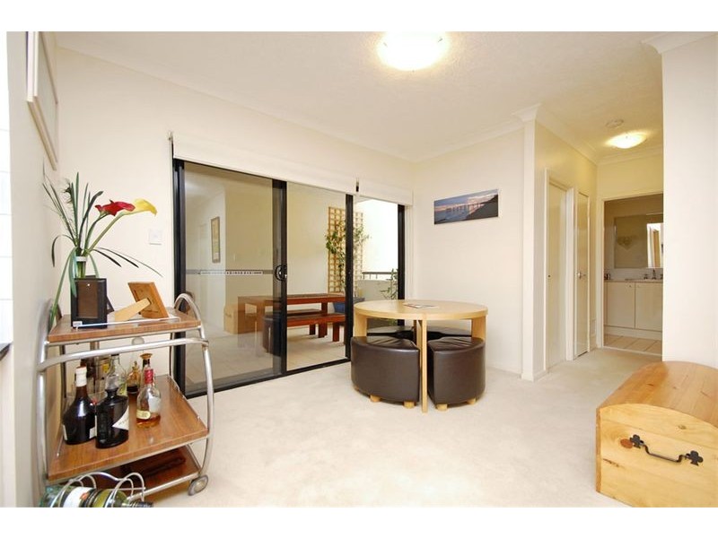 4/120 Commercial Road, Newstead QLD 4006