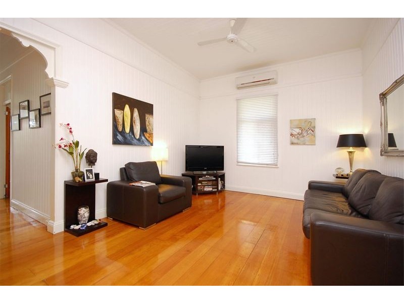 37 Mclennan Street, Albion QLD 4010