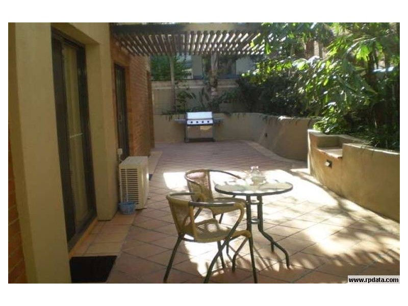 1/140 Commercial Road, Newstead QLD 4006