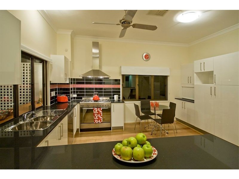 43 Stoneleigh Street, Albion QLD 4010