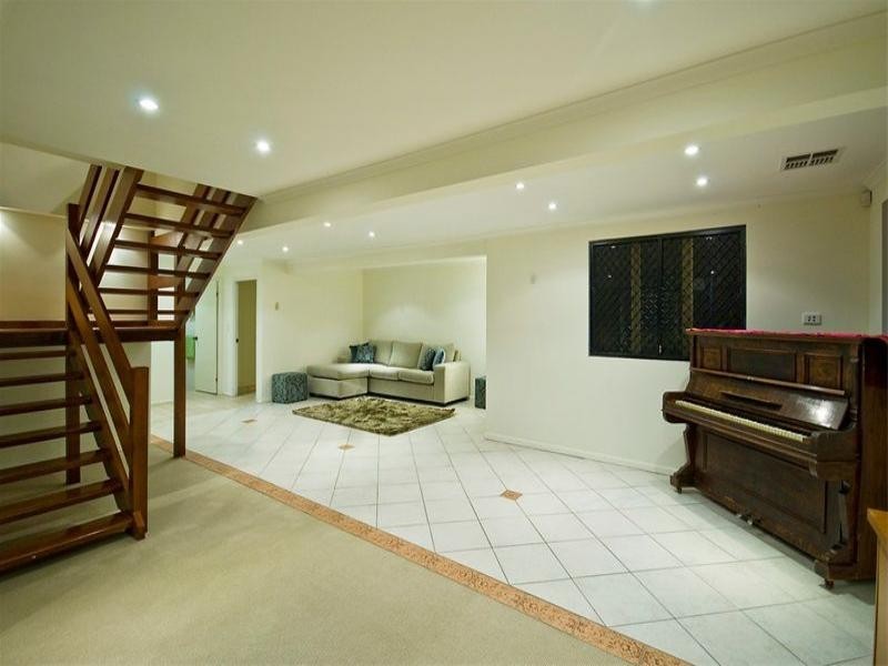 43 Stoneleigh Street, Albion QLD 4010