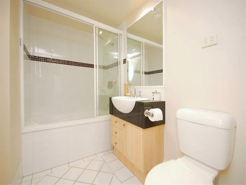 7/140 Commercial Road, Newstead QLD 4006