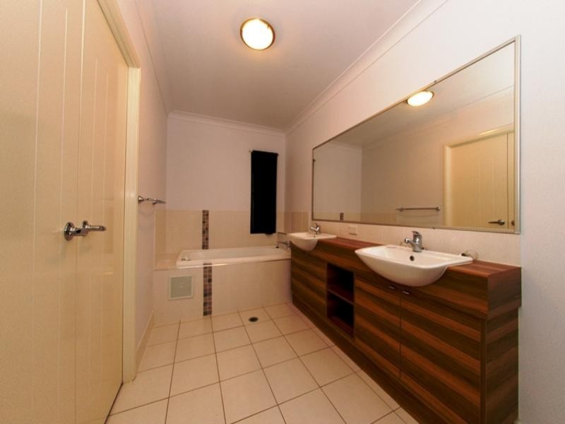 2/27 Jordan Terrace, Bowen Hills QLD 4006